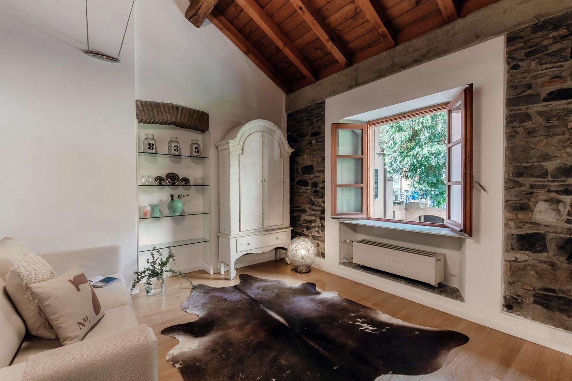 Corte Delle Rondini - Bymyhomeincomo Exterior photo